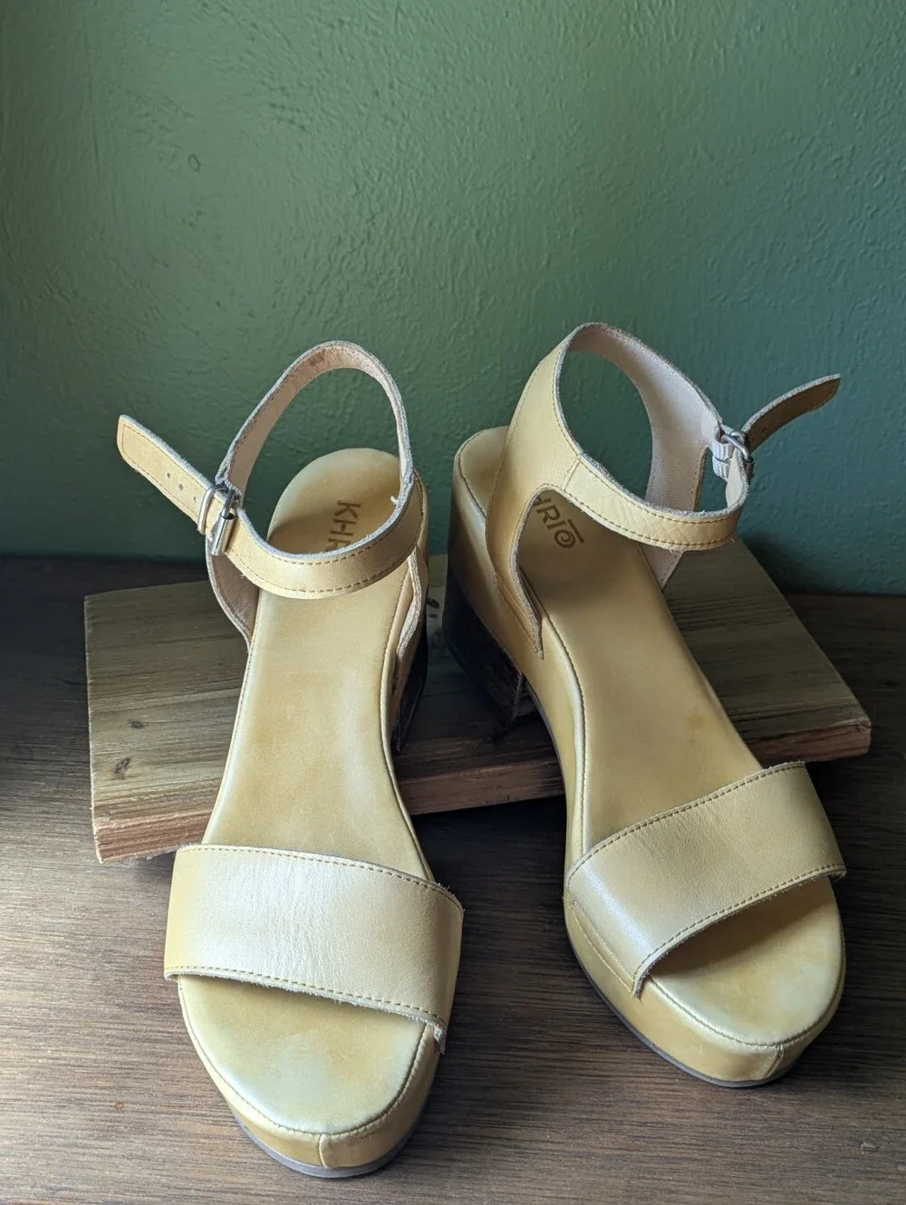 Khrio Buttery Yellow Italian Leather Platform Sandals Size 40